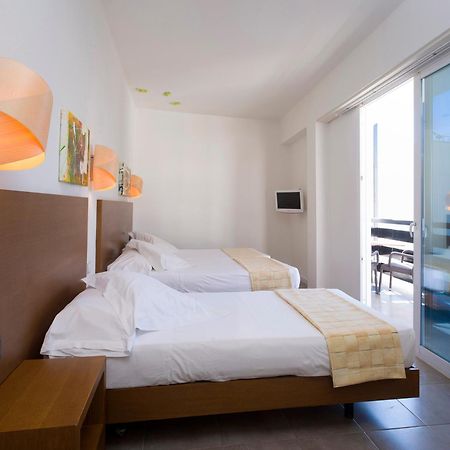 Es Mitjorn Hotel ซานอันโตนิโอ ภายนอก รูปภาพ