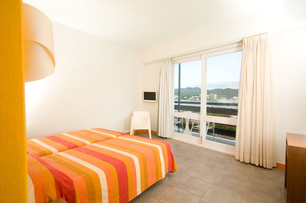 Es Mitjorn Hotel ซานอันโตนิโอ ภายนอก รูปภาพ