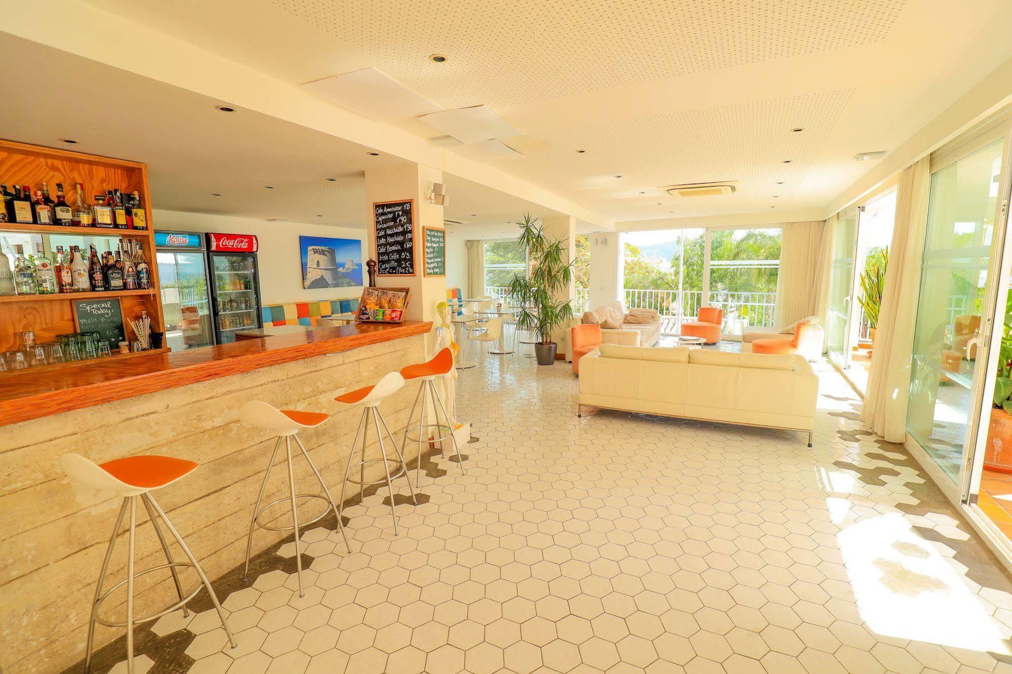 Es Mitjorn Hotel ซานอันโตนิโอ ภายนอก รูปภาพ
