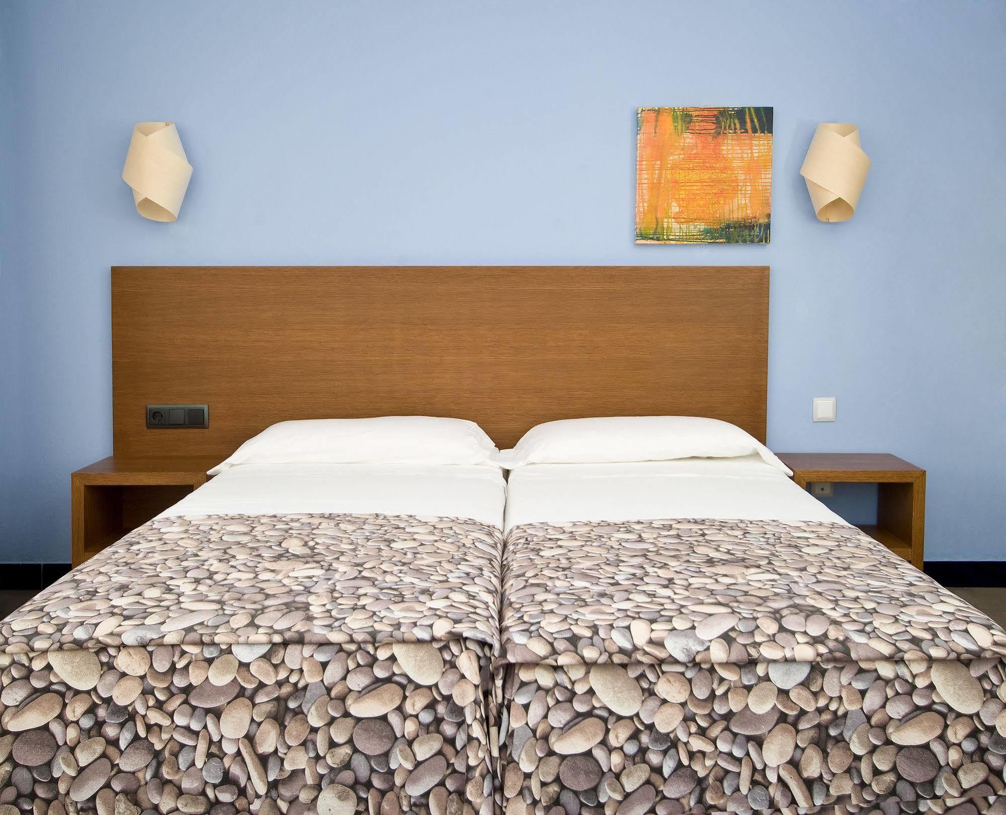 Es Mitjorn Hotel ซานอันโตนิโอ ภายนอก รูปภาพ
